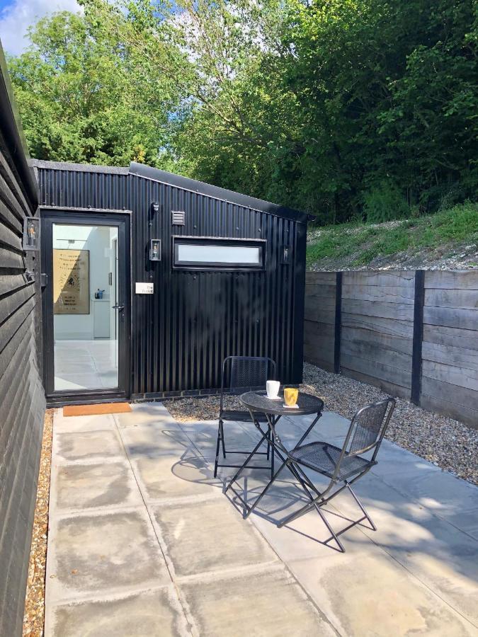 The Hopper Huts Casa de hóspedes Faversham Exterior foto